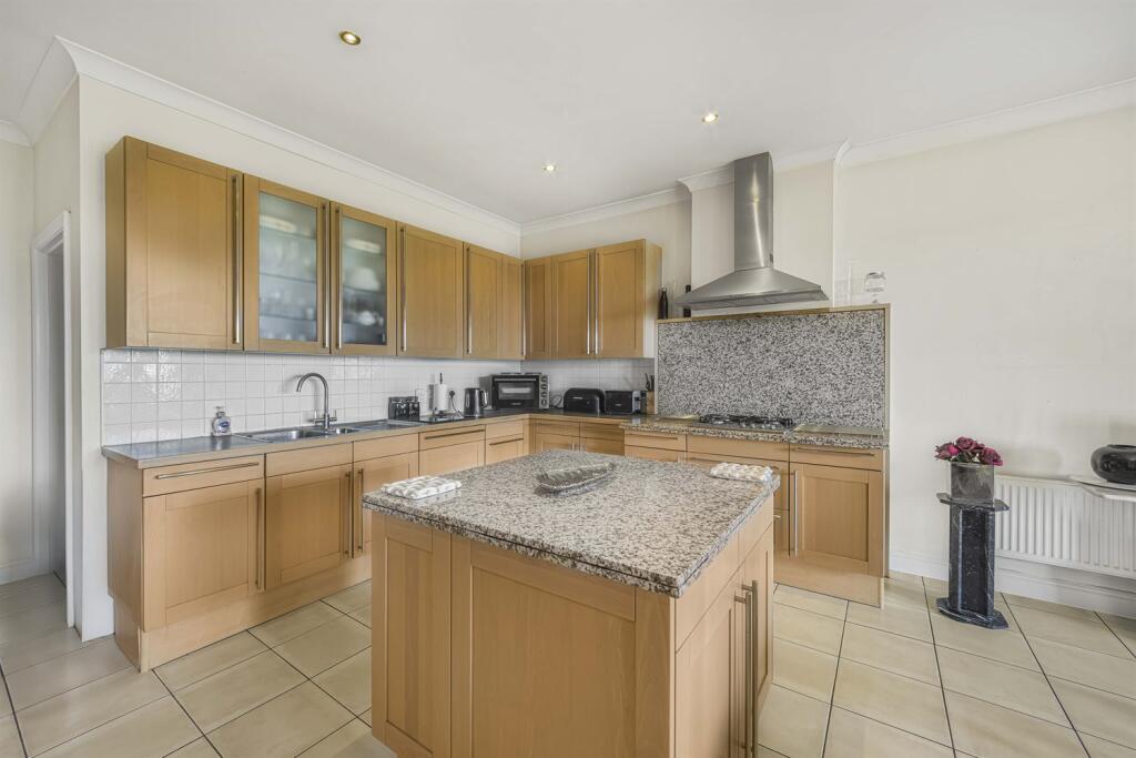 3 bedroom apartment for sale in South Downs Road, Bowdon, WA14
